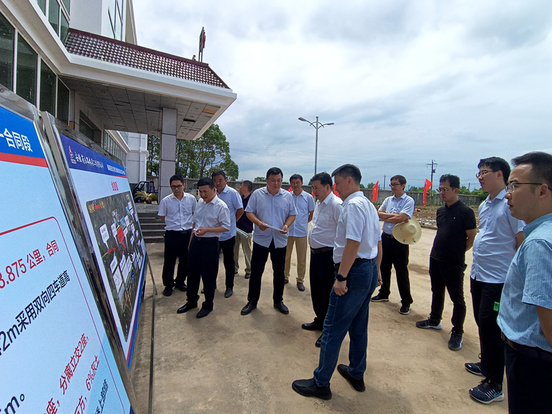 省鐵投公司副總經(jīng)理、蕪銅公路公司、皖江公司董事長劉允超一行到銅商高速項目調(diào)研指導(dǎo)工作1